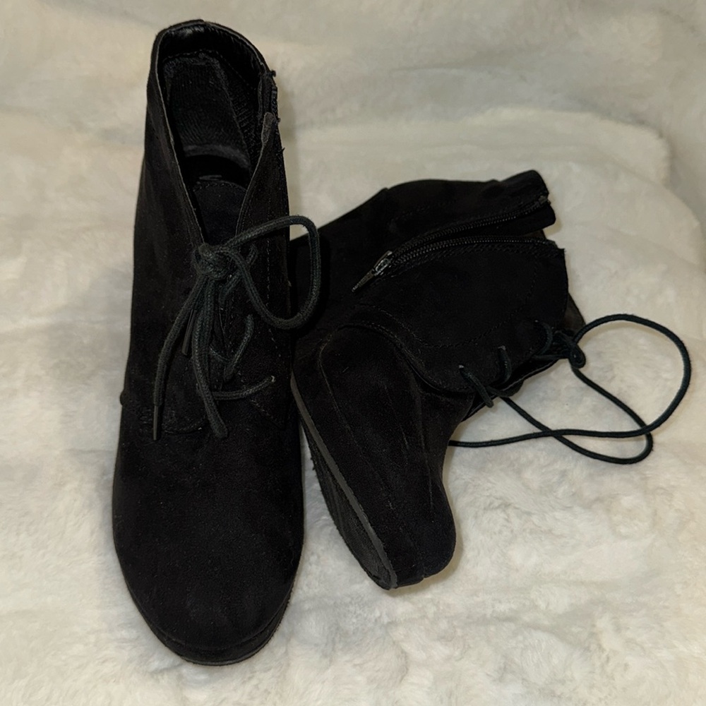 Mossimo Supply Co. Black Heeled Boots, Women's Size 8.5